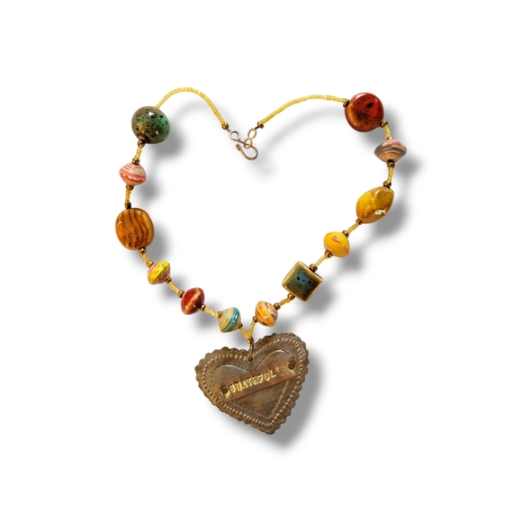 ✨️HP✨️NWOT Pretty Boho Artisan Colorful Multi Bead Metal Heart Necklace - Picture 2 of 8